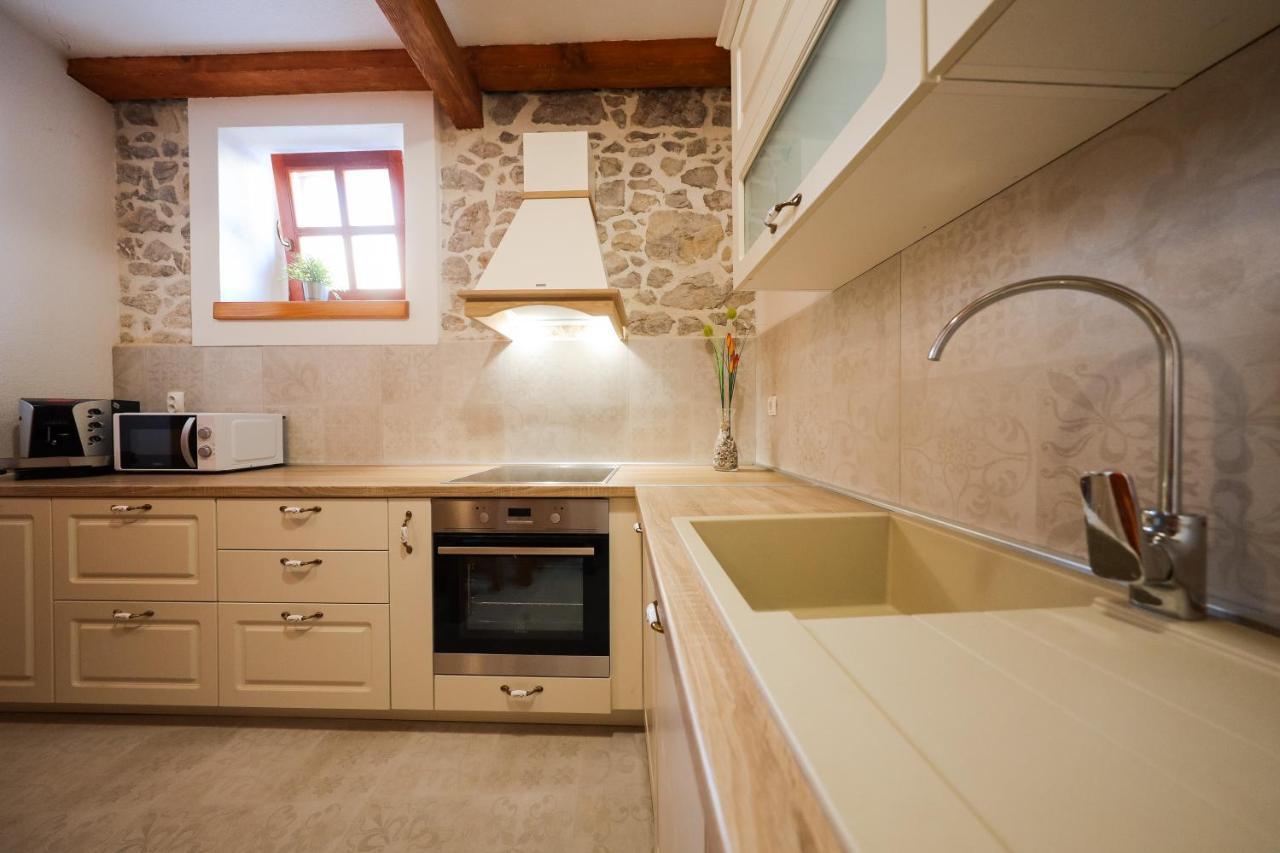 Holiday Home Mare Petrcane Buitenkant foto