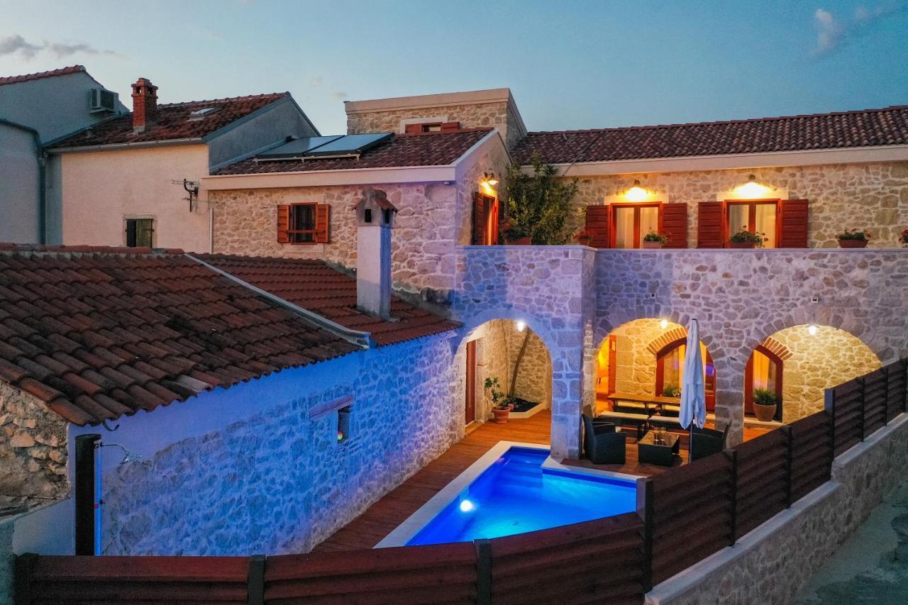 Holiday Home Mare Petrcane Buitenkant foto