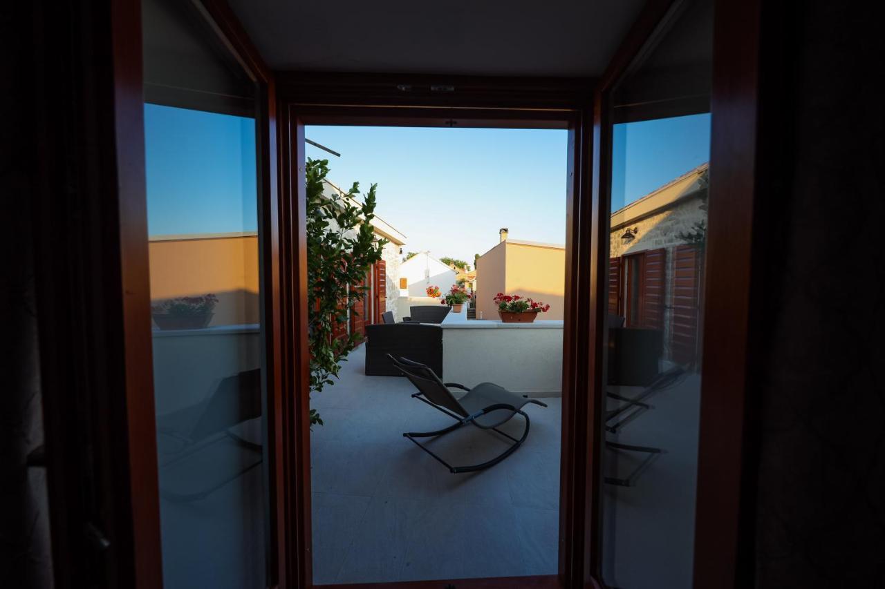 Holiday Home Mare Petrcane Buitenkant foto