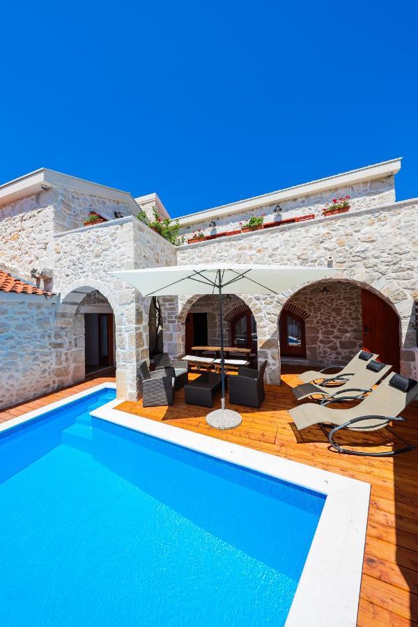 Holiday Home Mare Petrcane Buitenkant foto