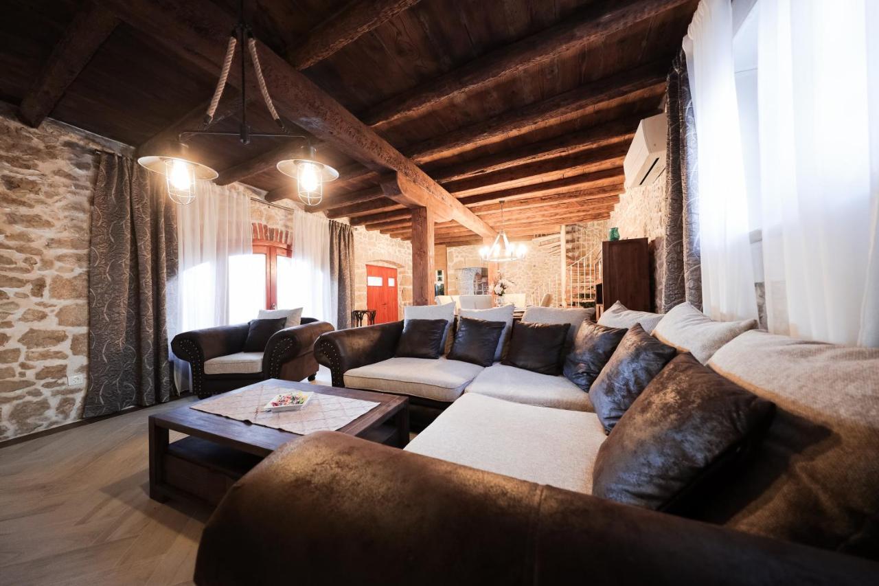 Holiday Home Mare Petrcane Buitenkant foto