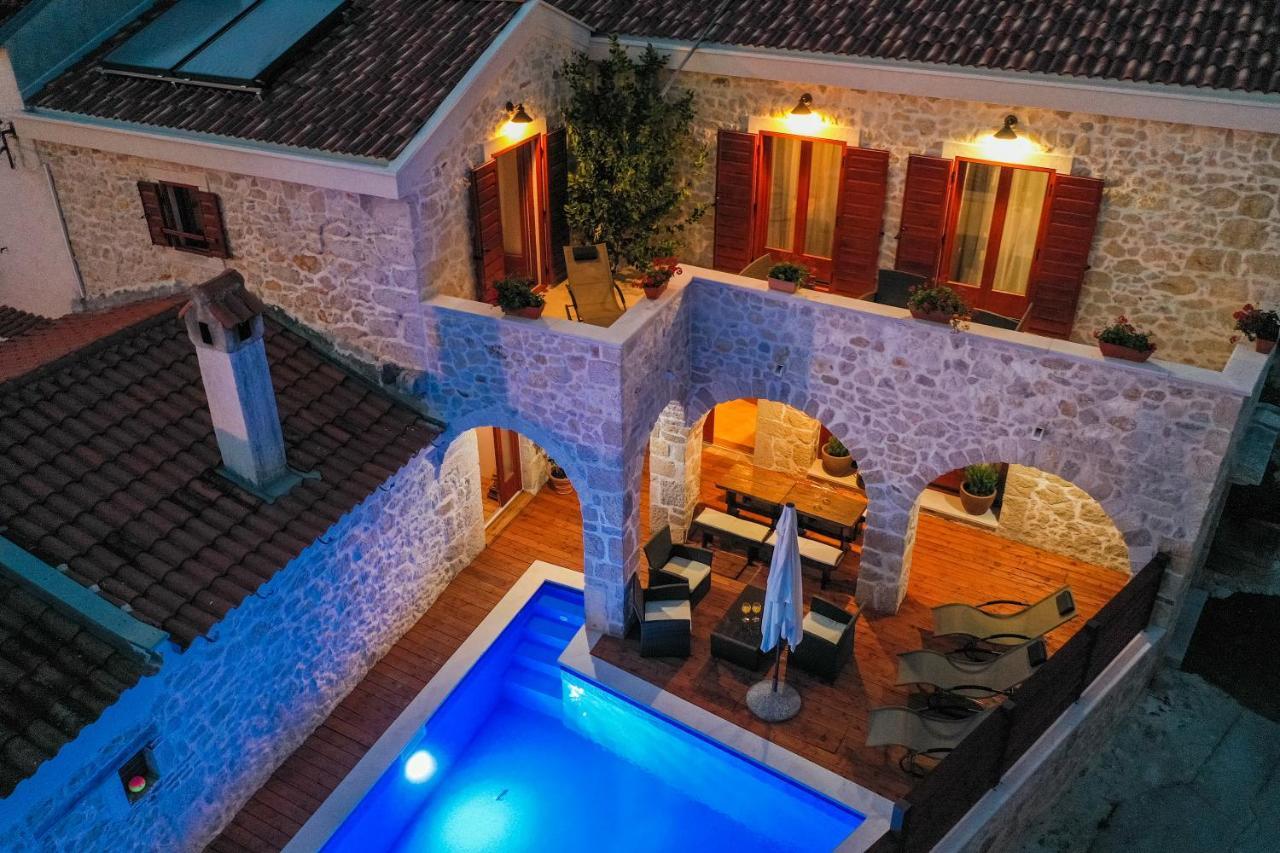 Holiday Home Mare Petrcane Buitenkant foto