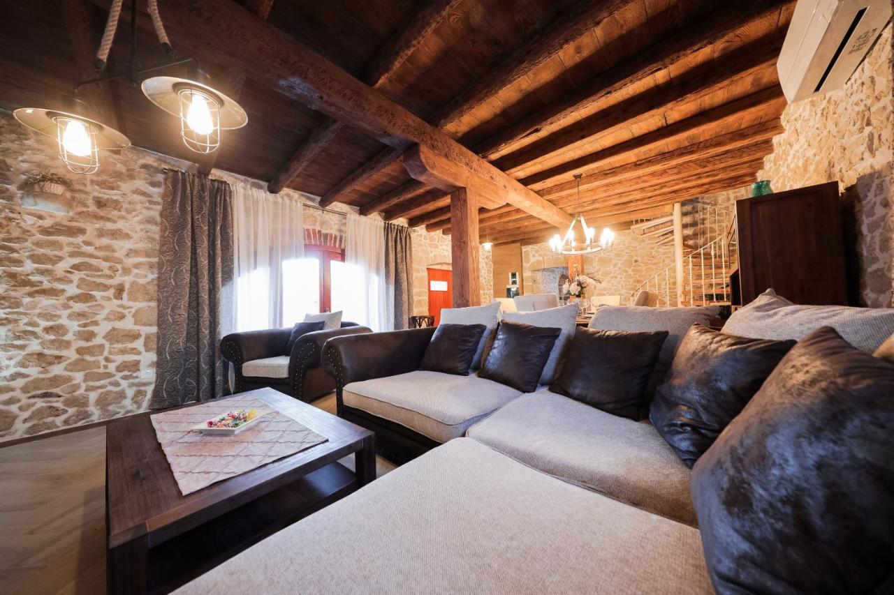 Holiday Home Mare Petrcane Buitenkant foto